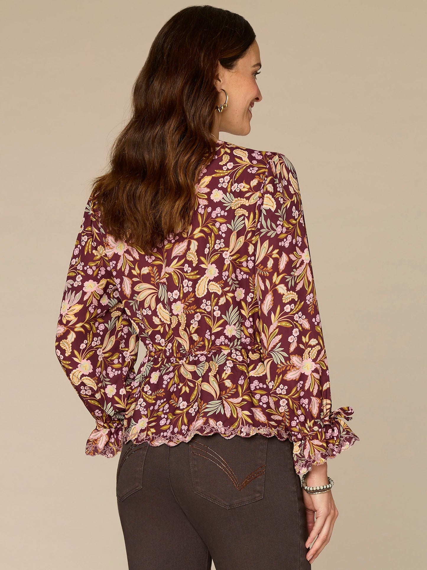 Long Sleeve V-Neck Scallop Edge Floral Print Plus Size Woven Top